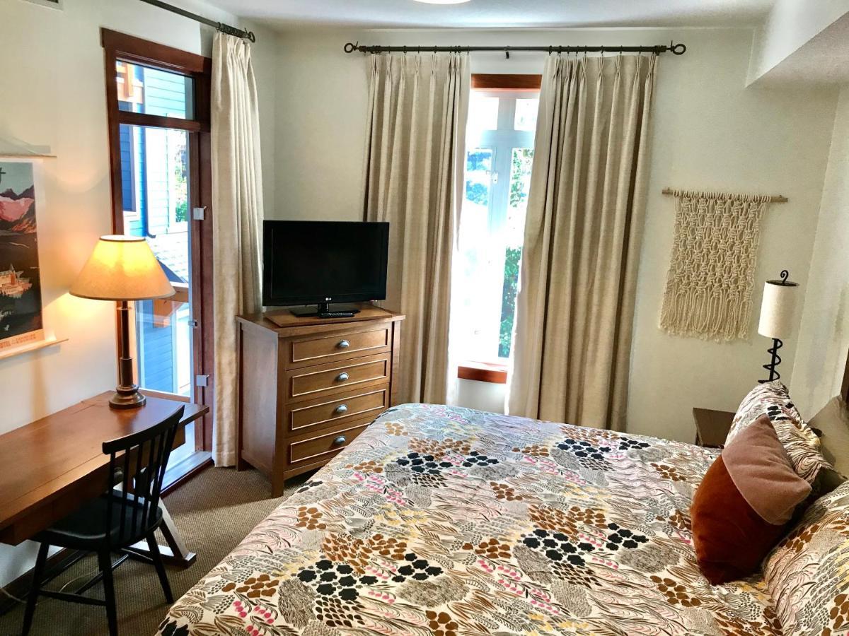 Luxurious & Spacious Mountain Retreat Канмор Екстериор снимка