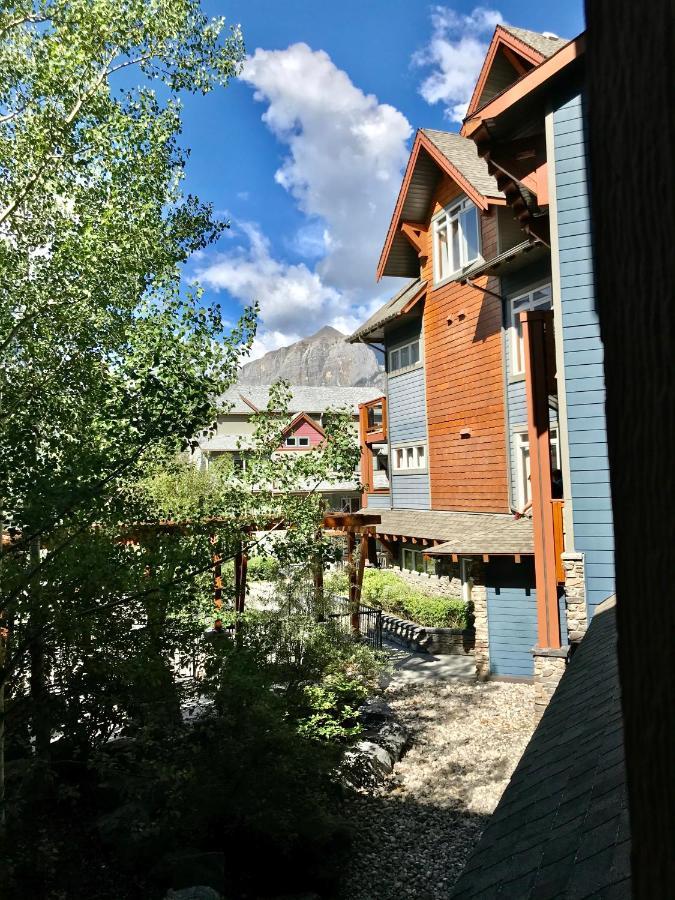 Luxurious & Spacious Mountain Retreat Канмор Екстериор снимка